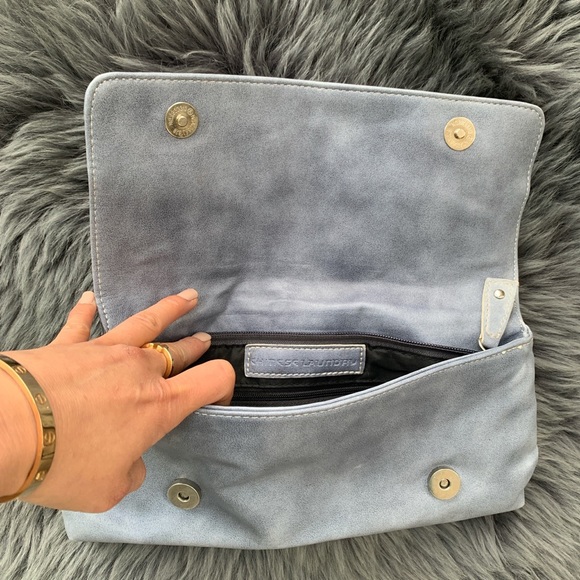 👛 Chinese Laundry Flower Clutch - Picture 3 of 3